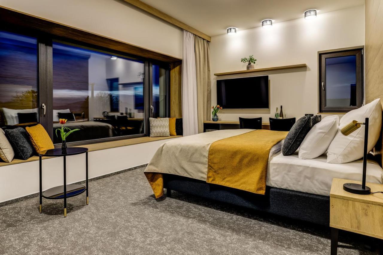 Hotel Maralak Kuncice pod Ondrejnikem Luaran gambar