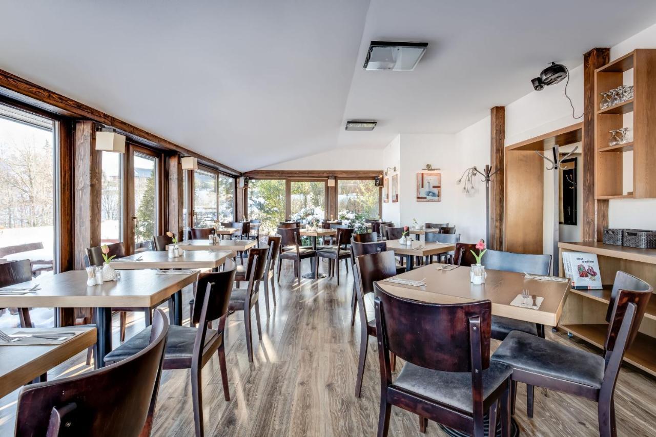 Hotel Maralak Kuncice pod Ondrejnikem Luaran gambar
