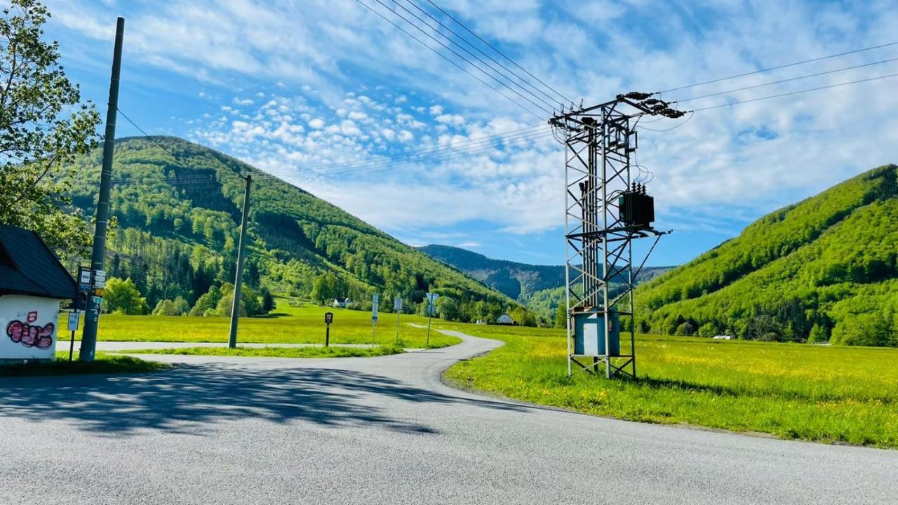 Hotel Maralak Kuncice pod Ondrejnikem Luaran gambar